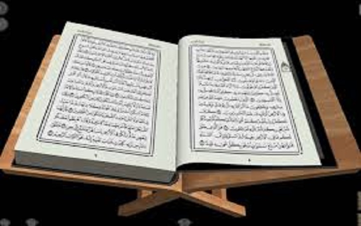 কোরআনের পৃষ্ঠা উল্টাতে থুতুর ব্যবহার জায়েজ?
